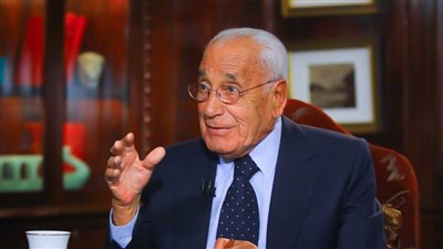 محمد حسنين هيكل عميد الصحافة العربية.. كيف تنبأ بسقوط مبارك