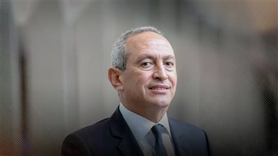 بعد إمتلاكه أندية إنجليزية وأمريكية.. أين سيصل ناصف ساويرس بترشيحه لرئاسة أديداس ؟  