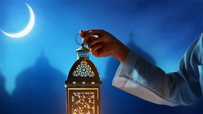 شهر رمضان .. كيف يزكي الصيام النفس ويحرر القلب من التعلق بالدنيا