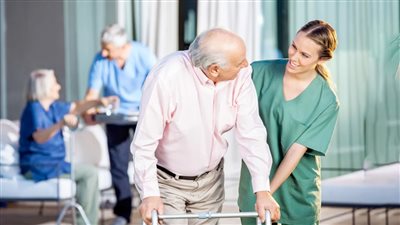  قانون بلا لائحة.. الحكومة تواصل مسلسل «التسويف» وتعطيل قانون رعاية المسنين 