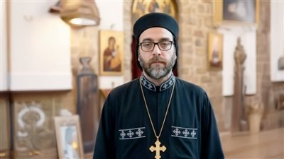 بالصور.. القبض على كاهن أربعينى تورط بواقعة إغتصاب فتاة قاصر فى كندا  