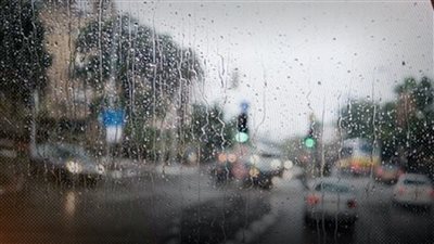 الطقس السيئ يربك المحافظات ويعطل المواصلات.. والحكومة تنفي الحظر والإجازات