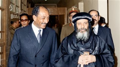 أسرار أزمة السادات مع البابا شنودة وتحول علاقتهما من 