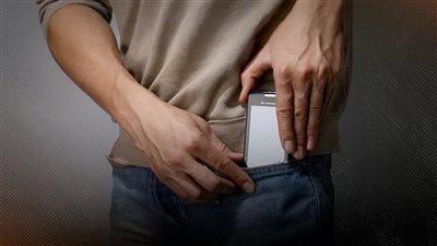 هاتف في اليد وكازينو في الجيب وإدمان يهدد الحاضر والمستقبل