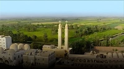  دير بأسوان يحذر من راهب مزيف يدعي إخراج الشياطين والعفاريت وعمل المعجزات